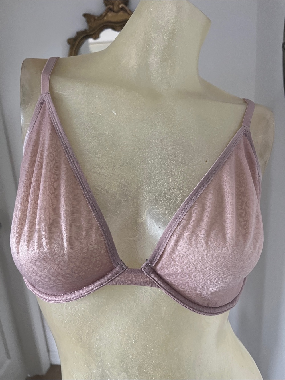 Body by Victoria Victoria's Secret Blush Pink Unlined Plunge Bra